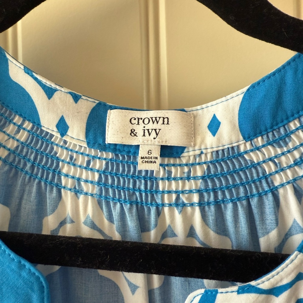 Blue and White Sleeveless Dress - Picture 3 of 4